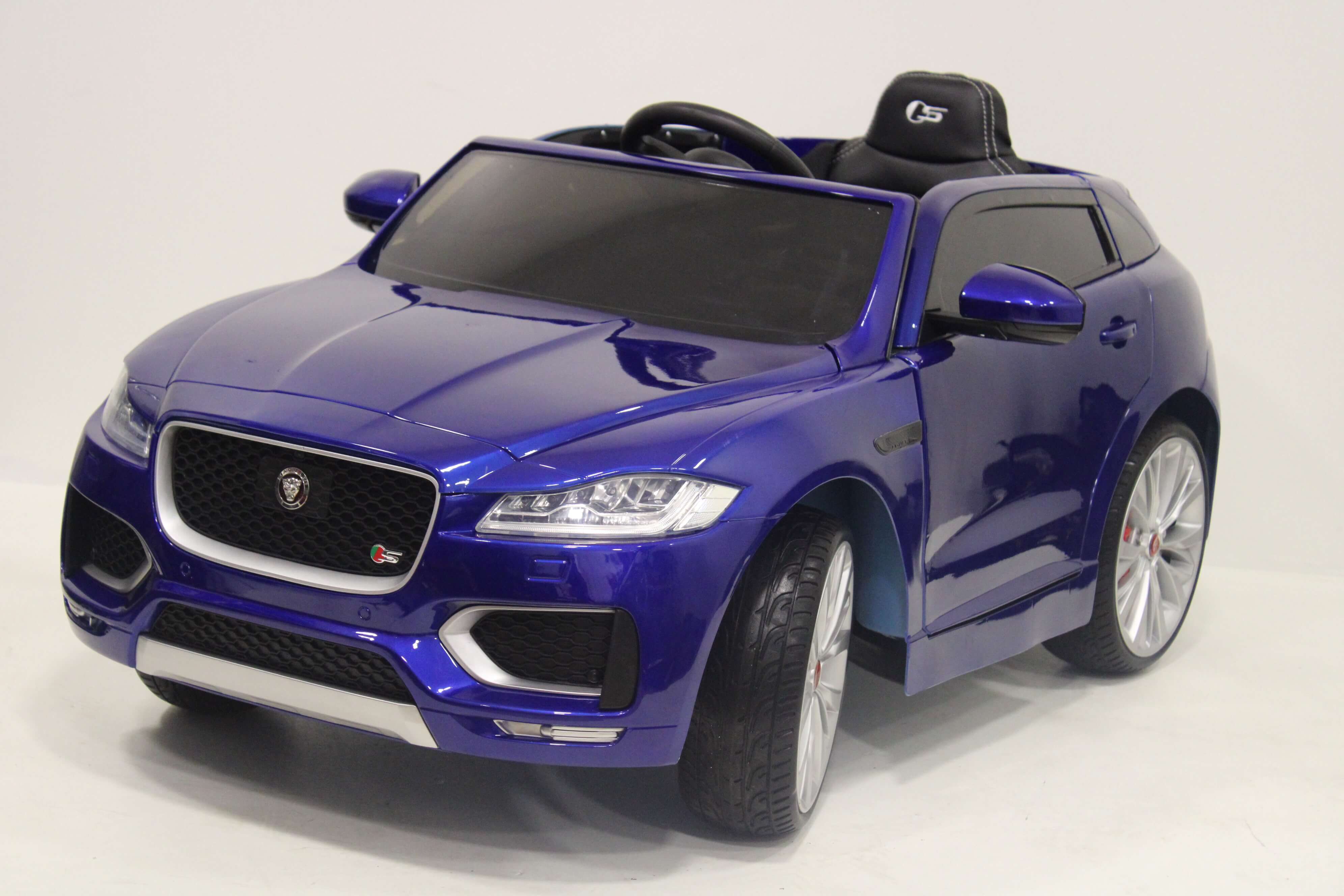 Электромобиль RiverToys JAGUAR F-PACE - купить в Москве за 29386 руб. |  «GiperSport»