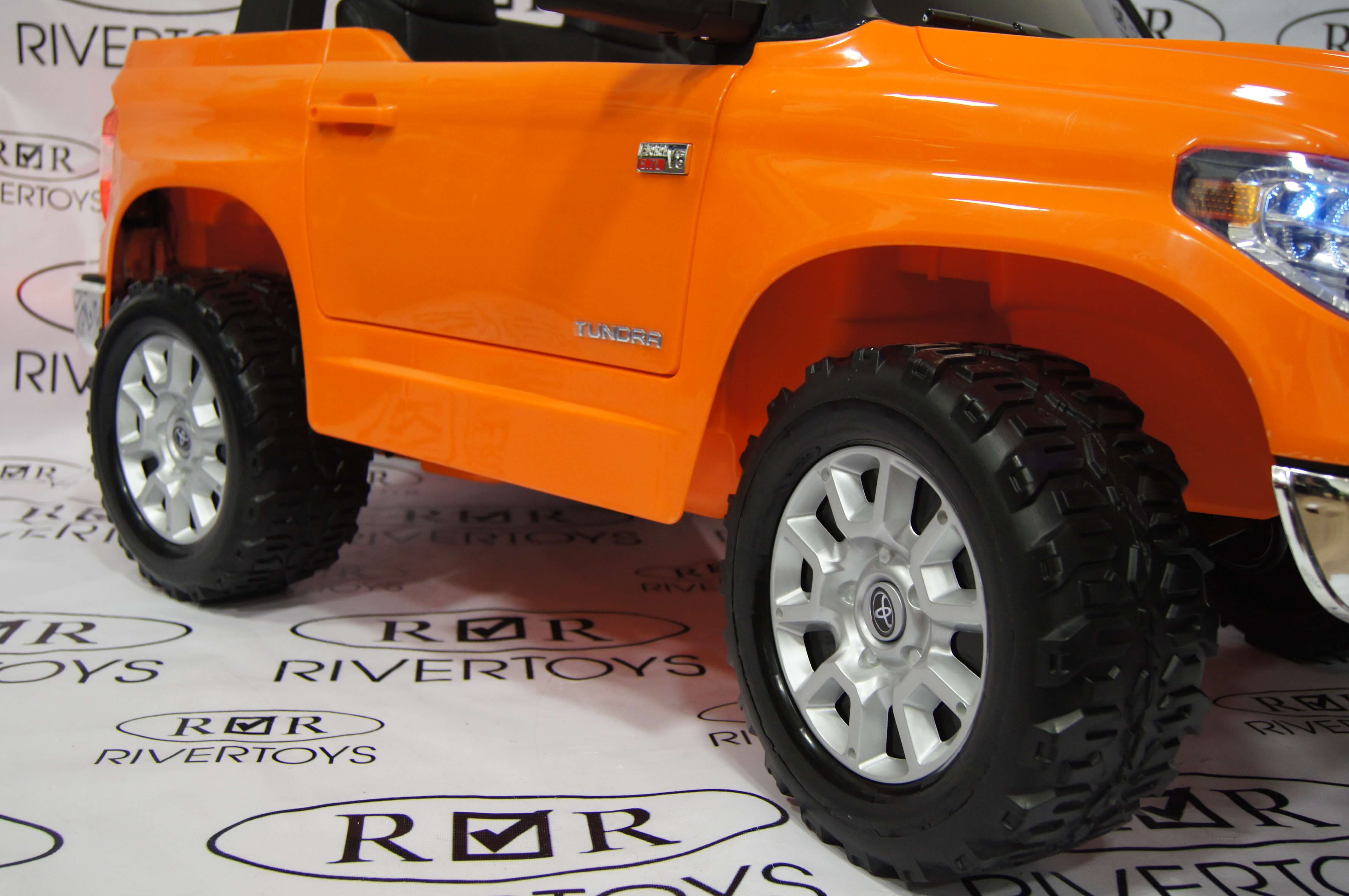 Электромобиль RiverToys TOYOTA TUNDRA MINI JJ2266