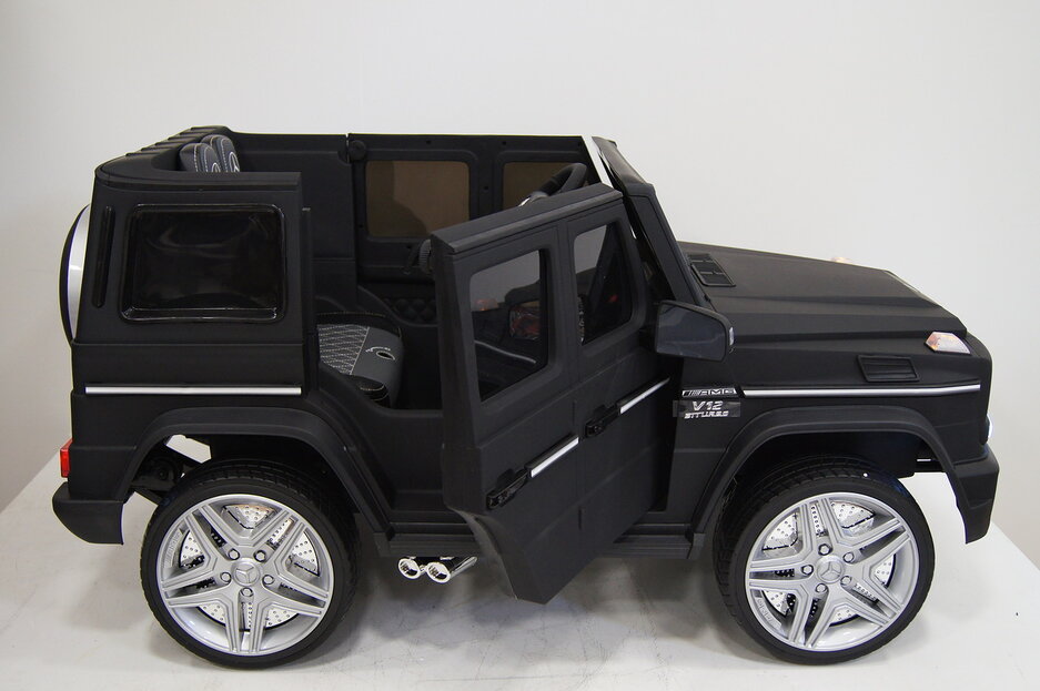 Электромобиль RiverToys Mercedes-Benz G65 AMG черный матовый