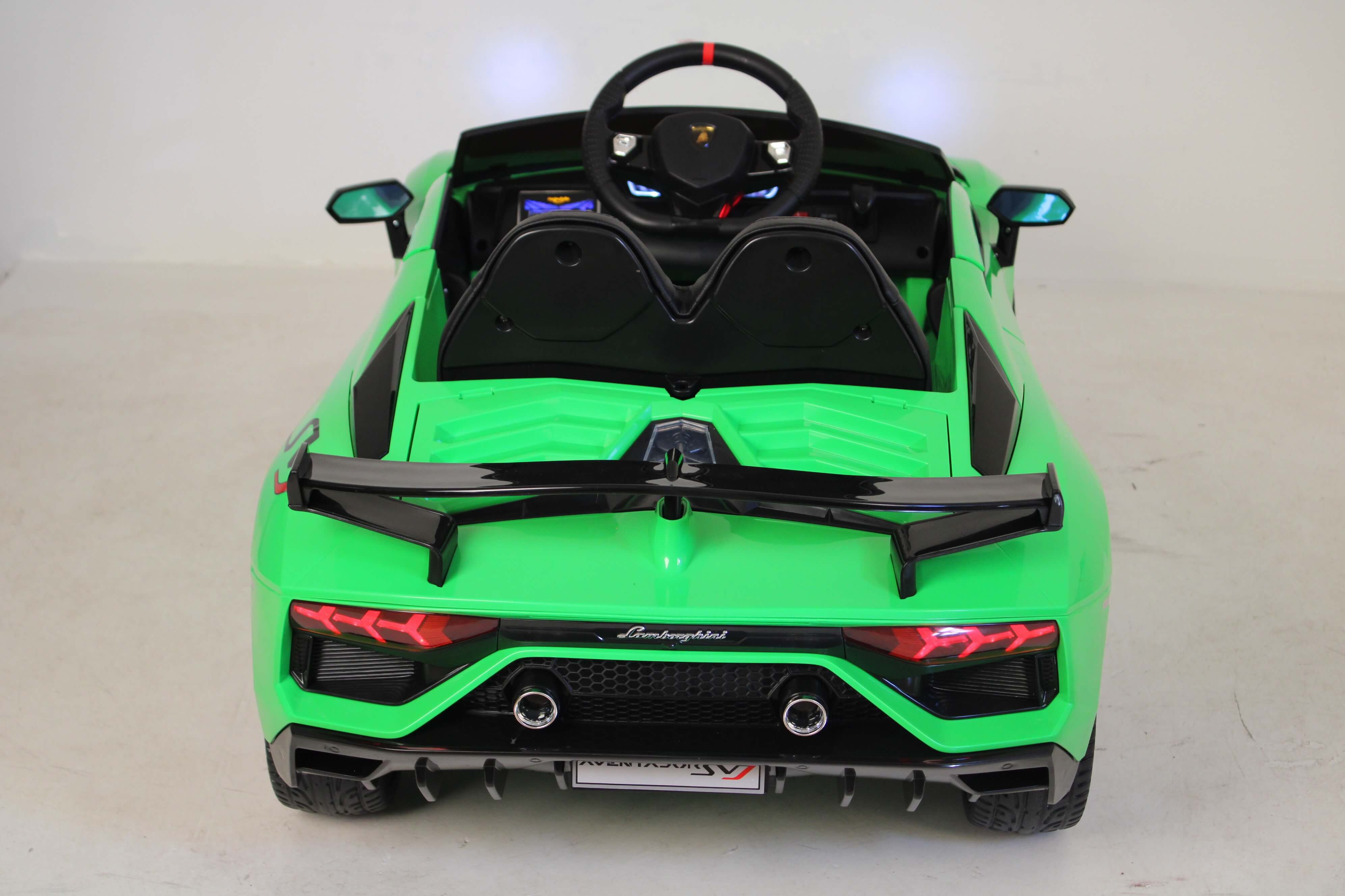 Электромобиль RiverToys LAMBORGHINI AVENDATOR SVJ - HL328