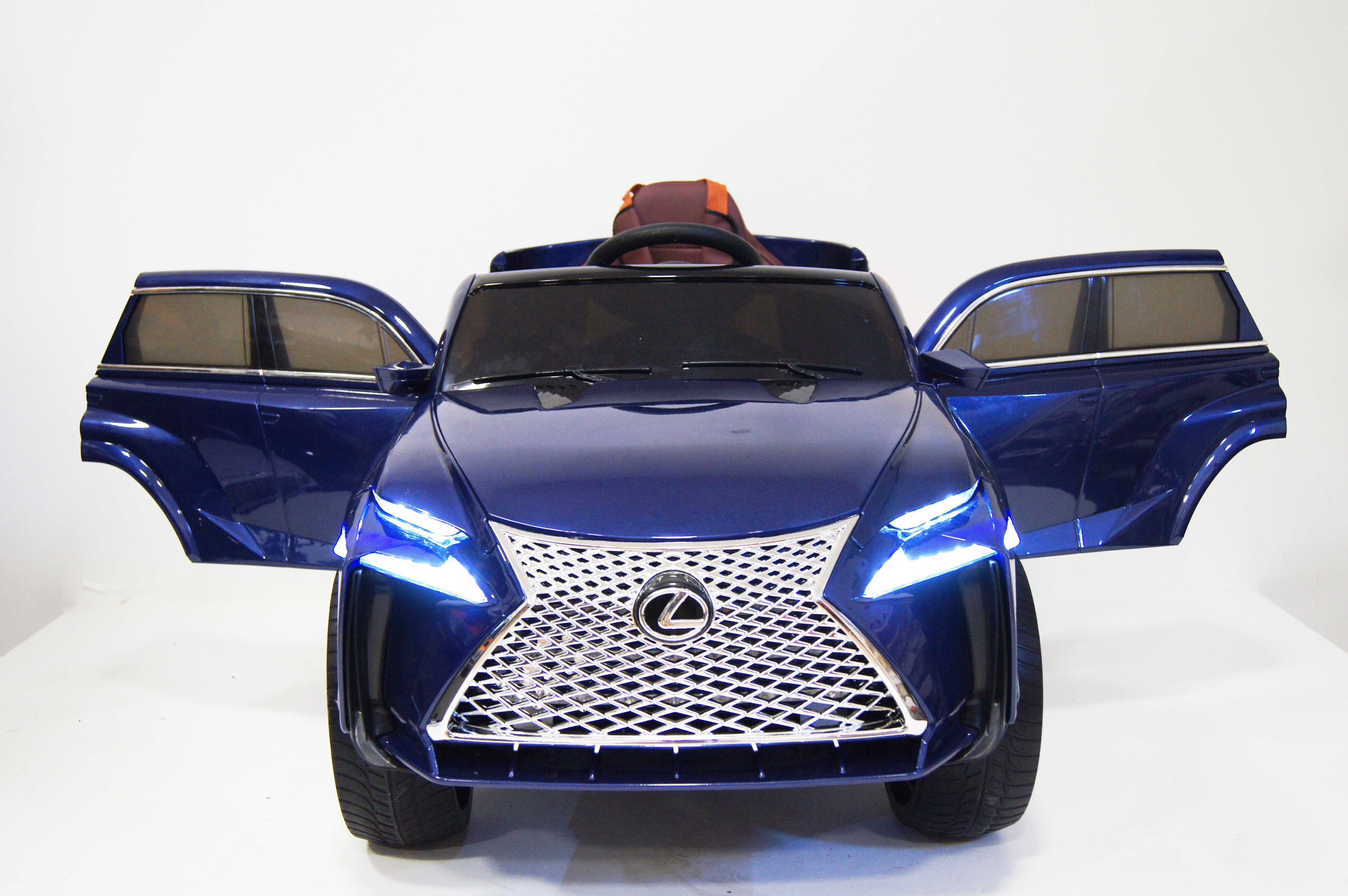 Электромобиль RiverToys Lexus Е111КХ