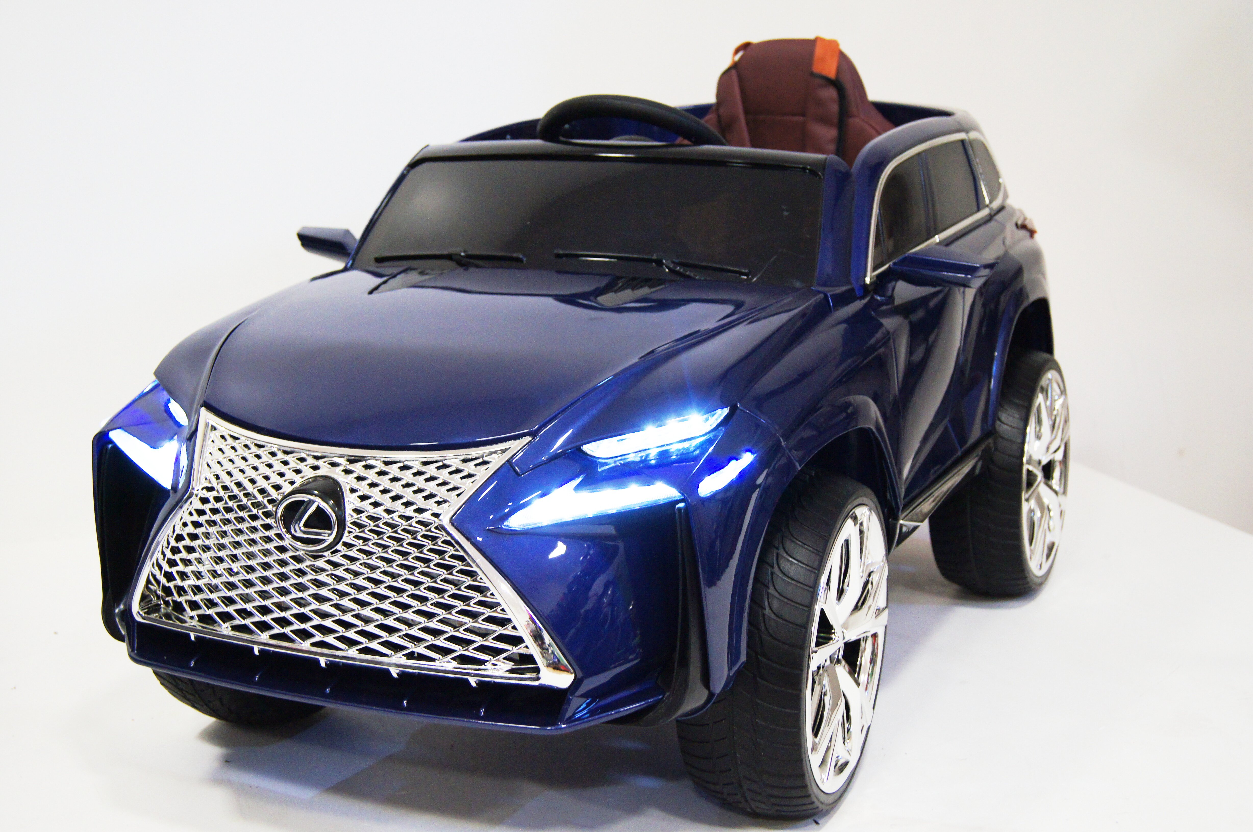 Электромобиль RiverToys Lexus Е111КХ