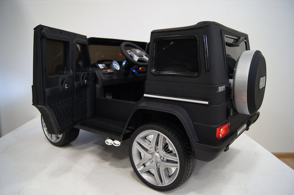 Электромобиль RiverToys Mercedes-Benz G65 AMG черный матовый