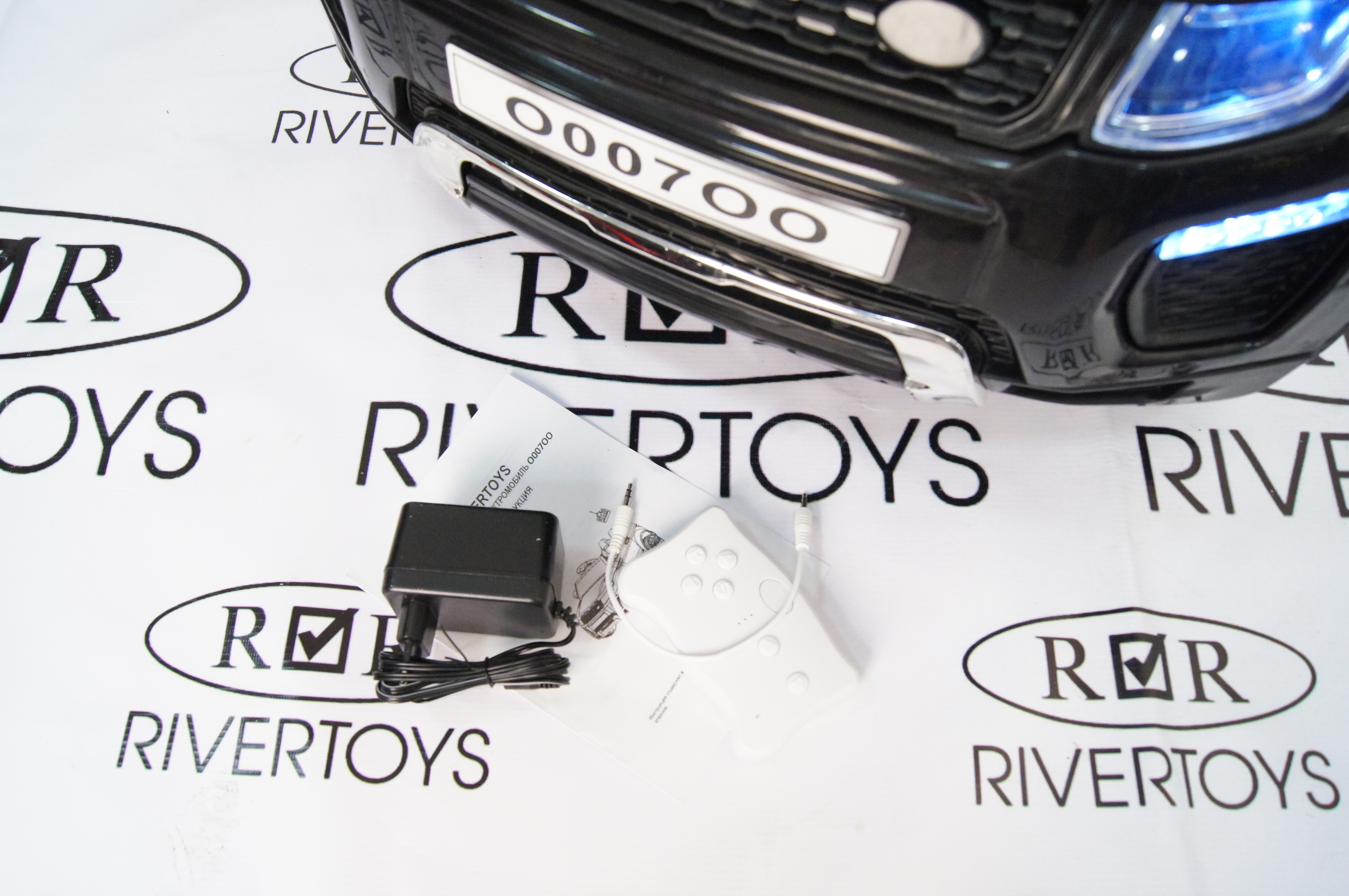 Электромобиль RiverToys Range O007OO VIP черный