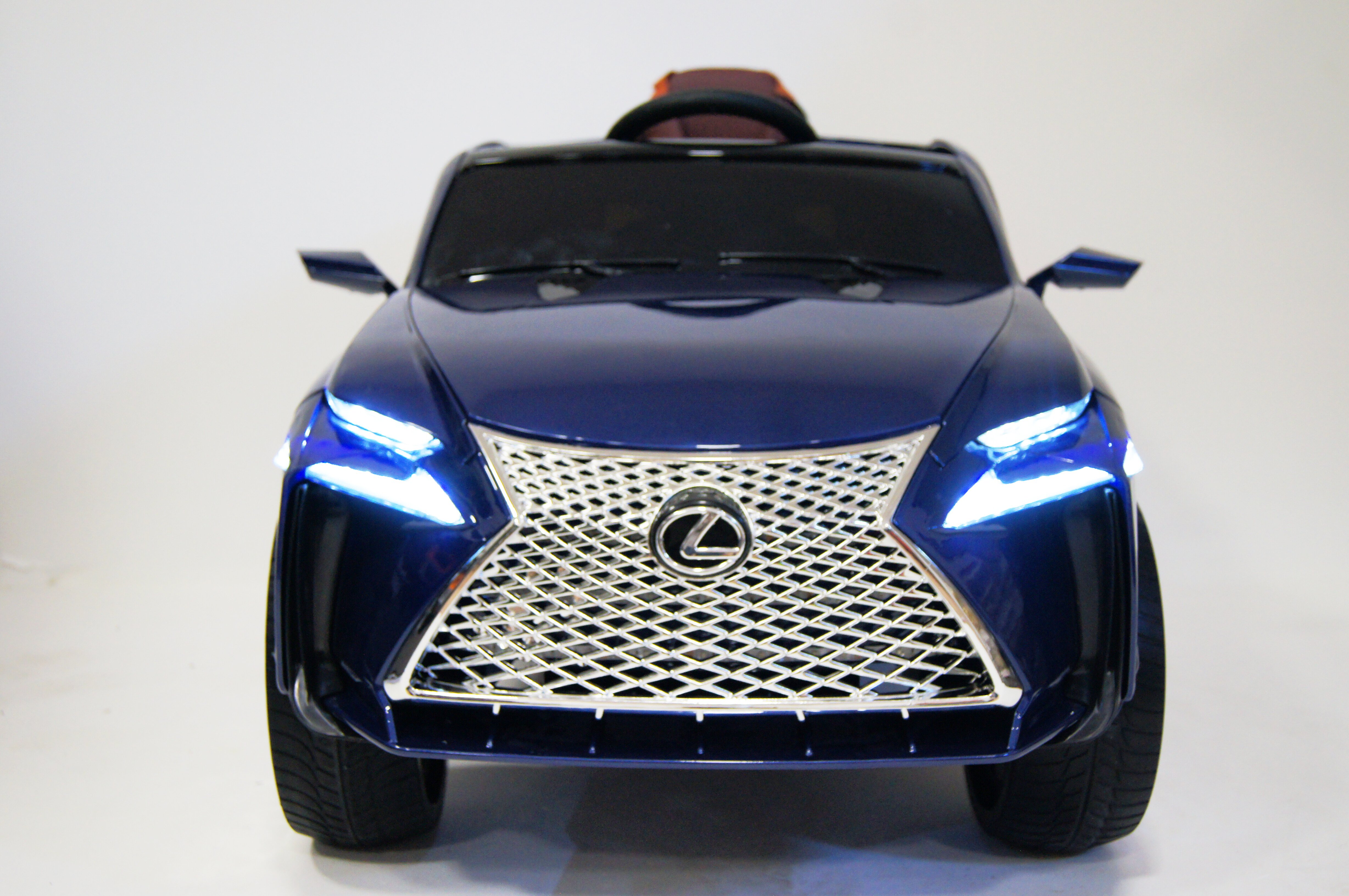 Электромобиль RiverToys Lexus Е111КХ