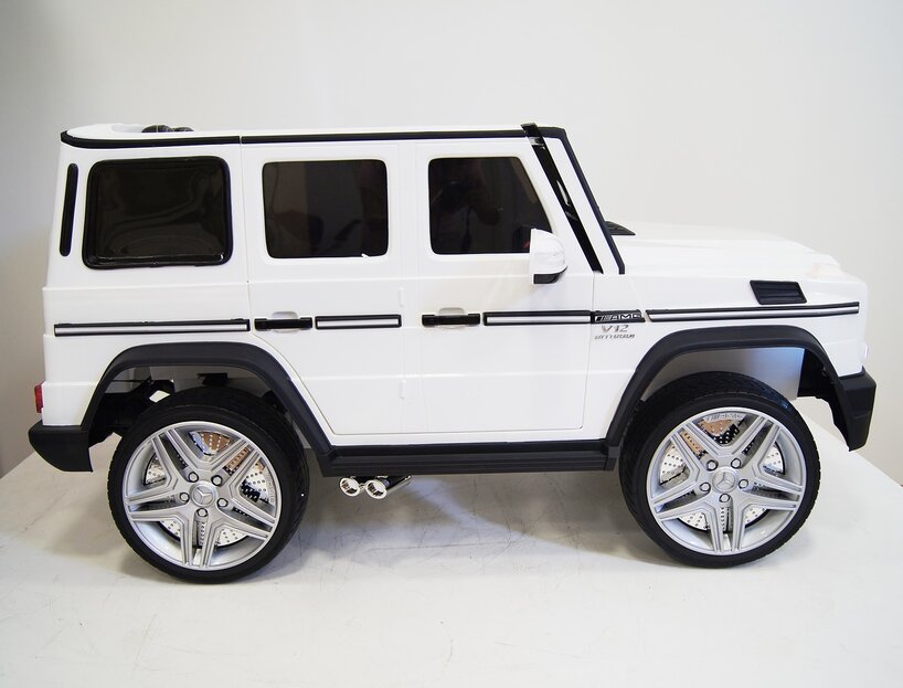 Электромобиль RiverToys Mercedes-Benz G65 AMG белый