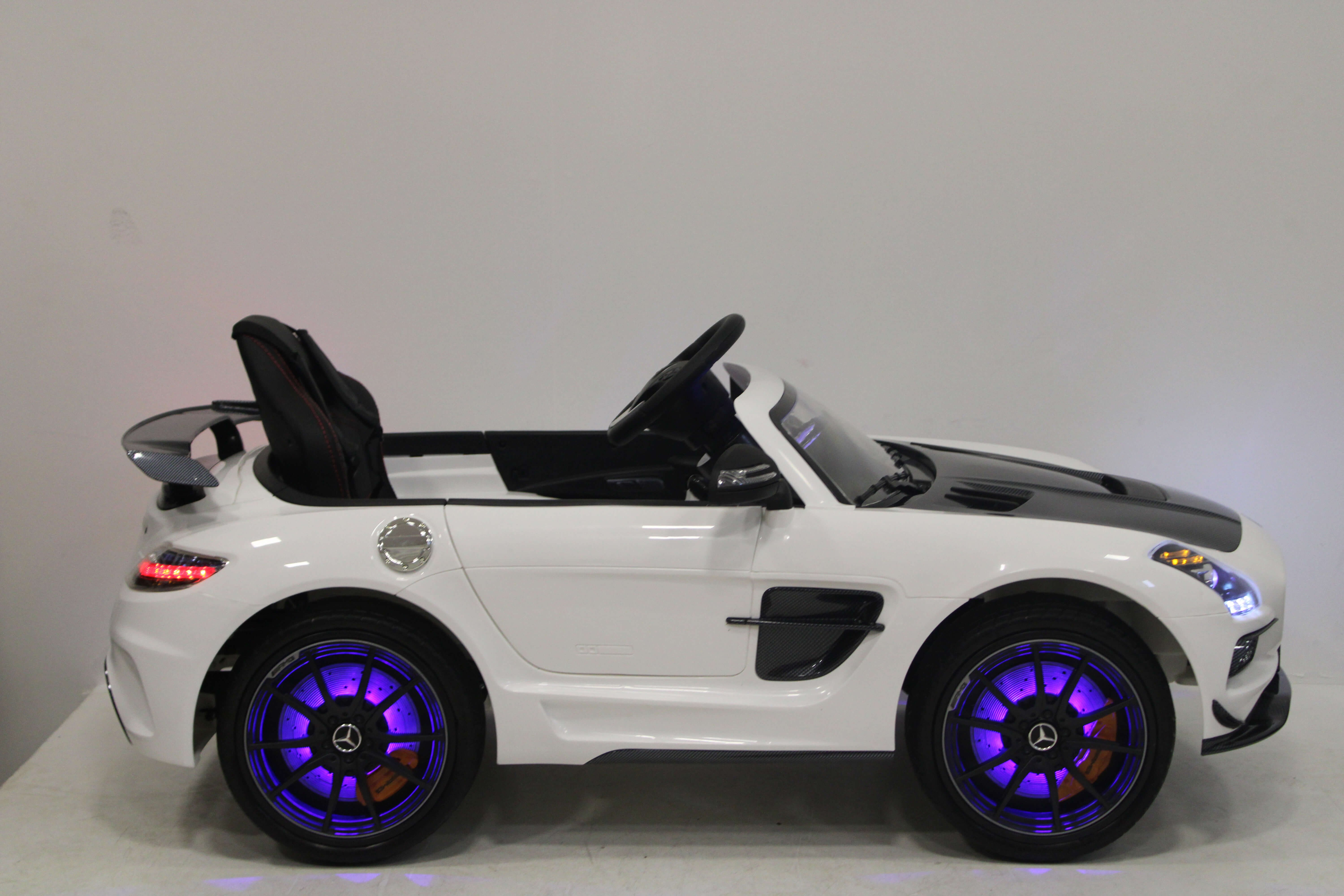 Электромобиль RiverToys Mercedes-Benz SLS A333AA VIP CARBON