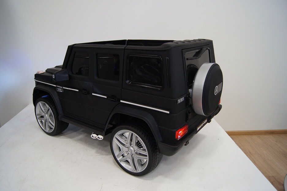 Электромобиль RiverToys Mercedes-Benz G65 AMG черный матовый