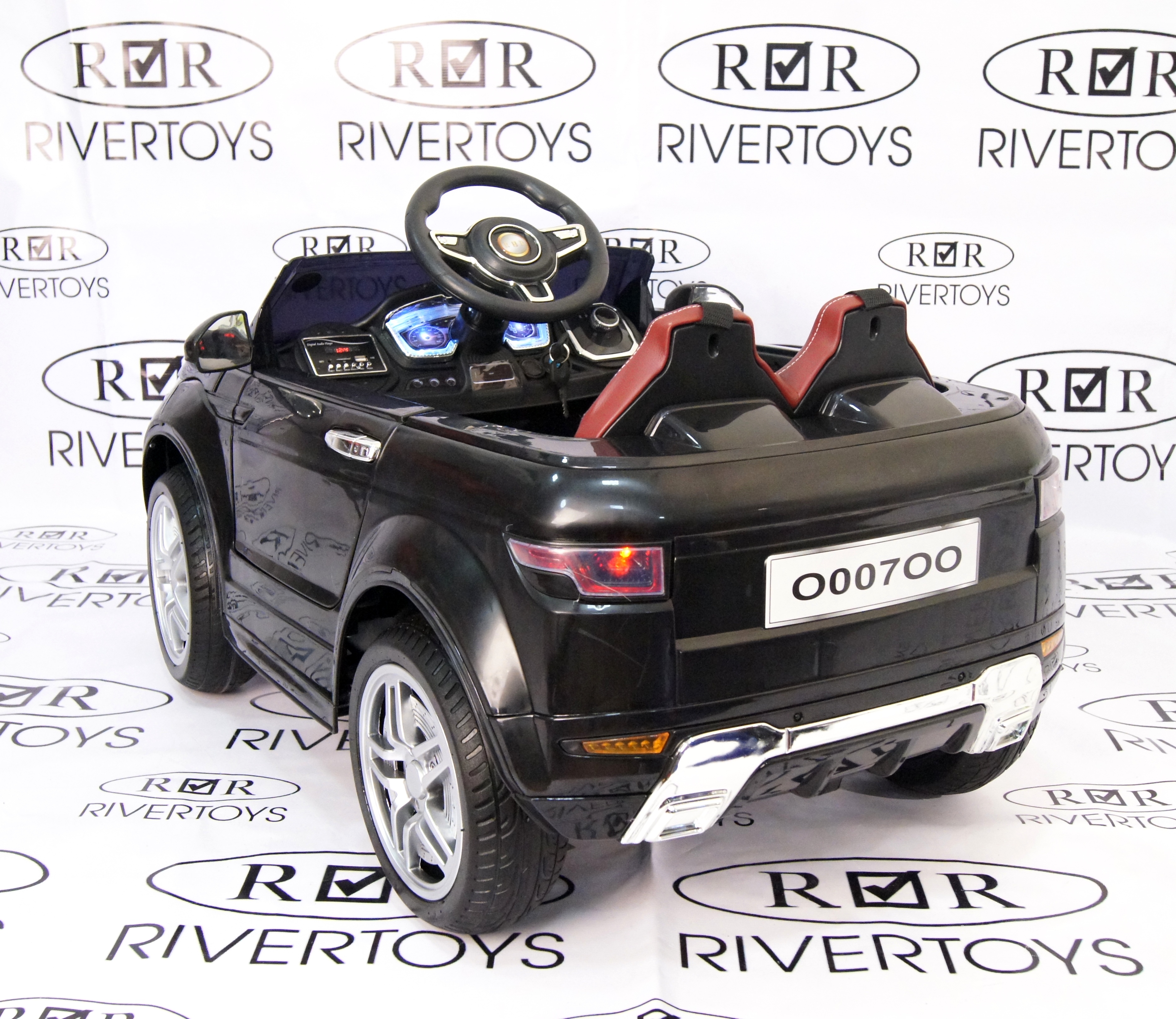 Электромобиль RiverToys Range O007OO VIP черный