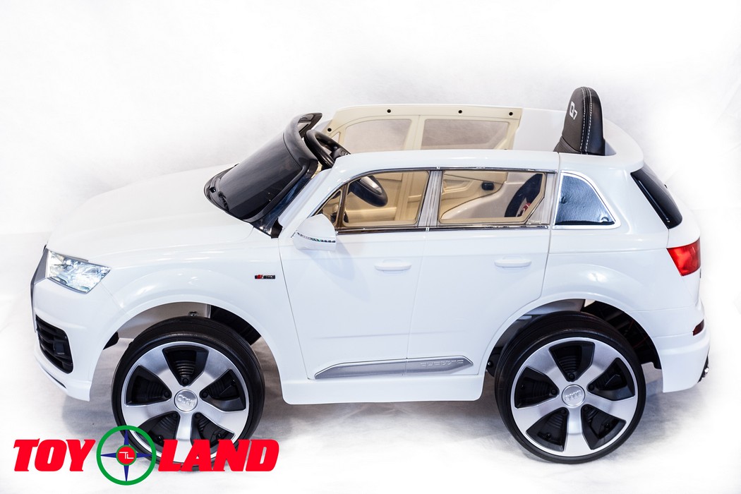 Электромобиль ToyLand Audi Q7 высокая дверь белый