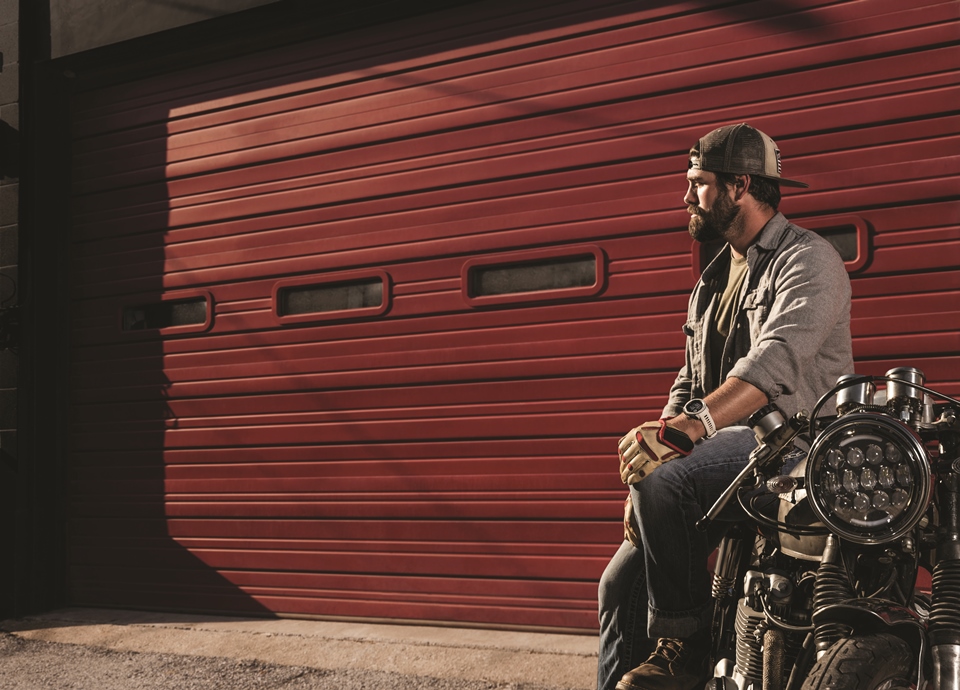 Прочные GPS-часы Garmin INSTINCT Graphite