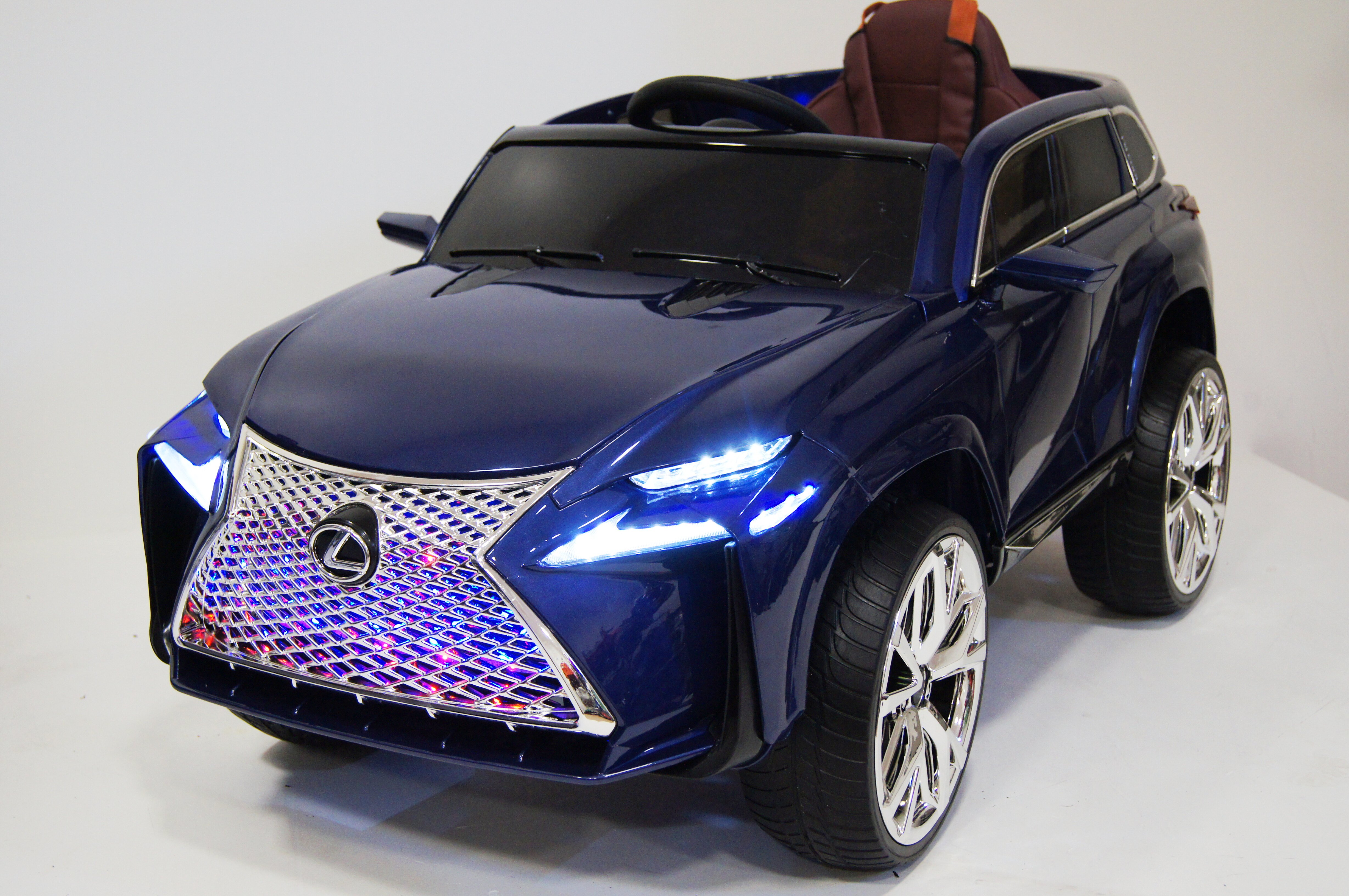 Электромобиль RiverToys Lexus Е111КХ