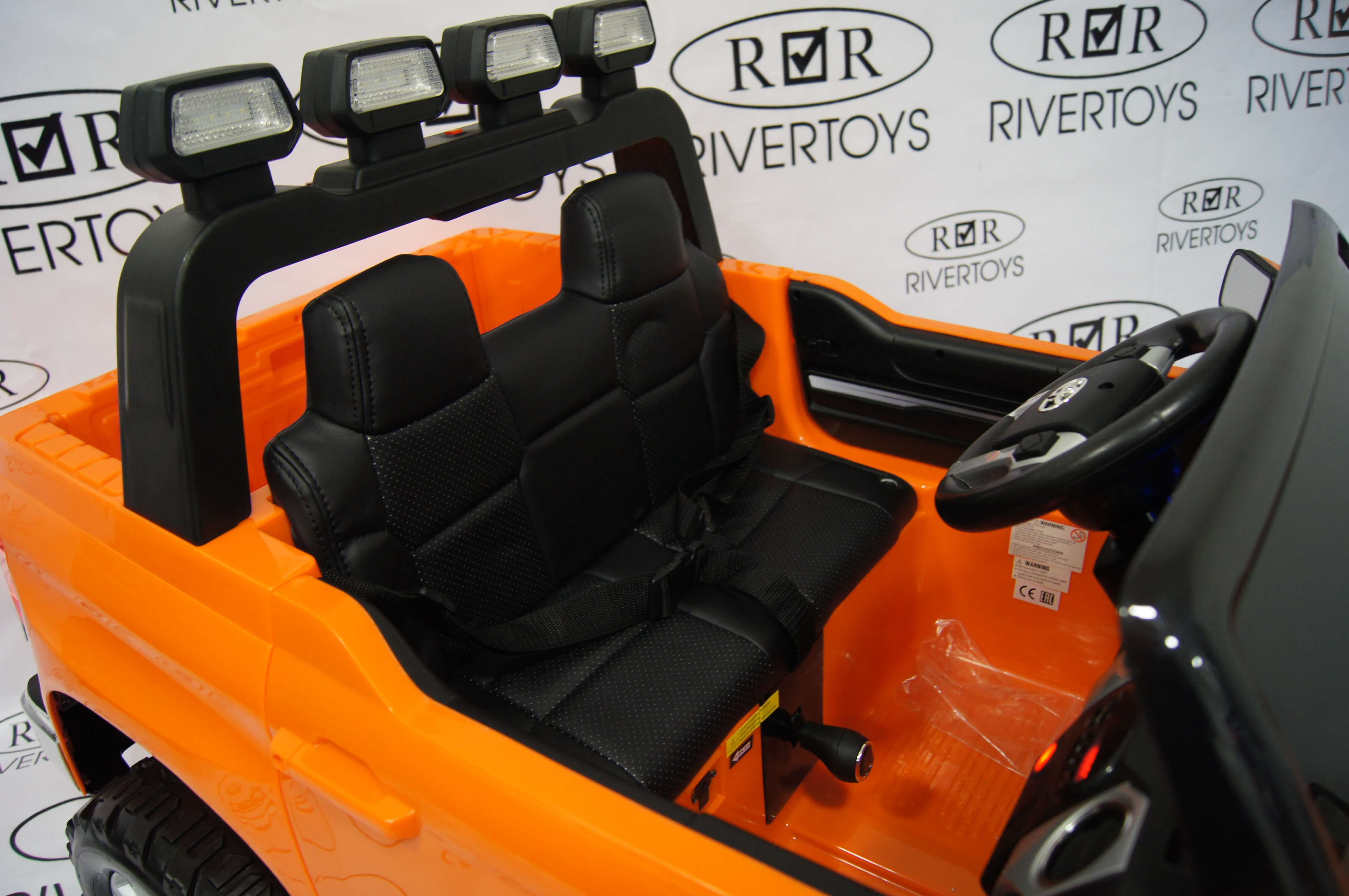 Электромобиль RiverToys TOYOTA TUNDRA MINI JJ2266