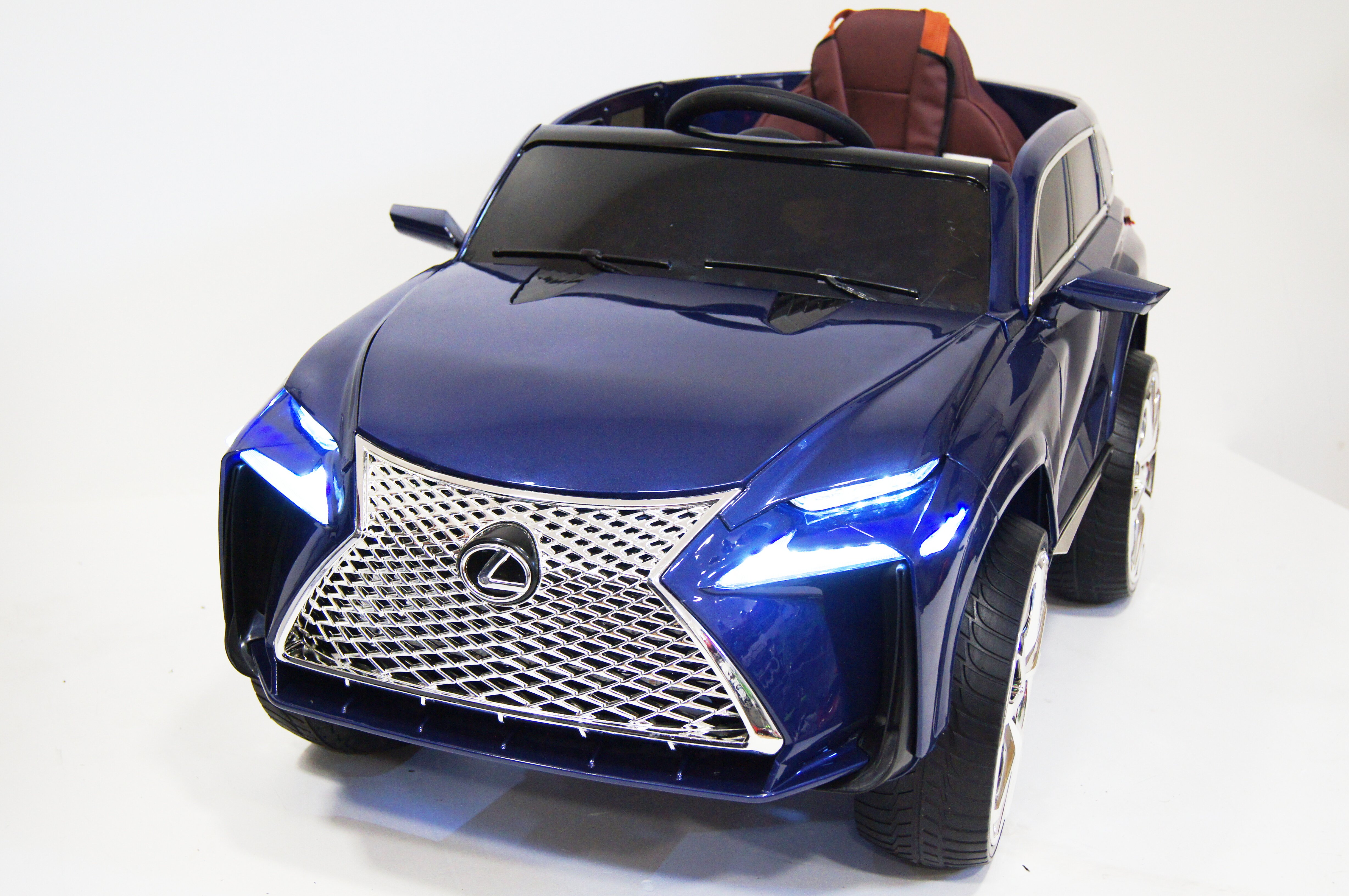 Электромобиль RiverToys Lexus Е111КХ