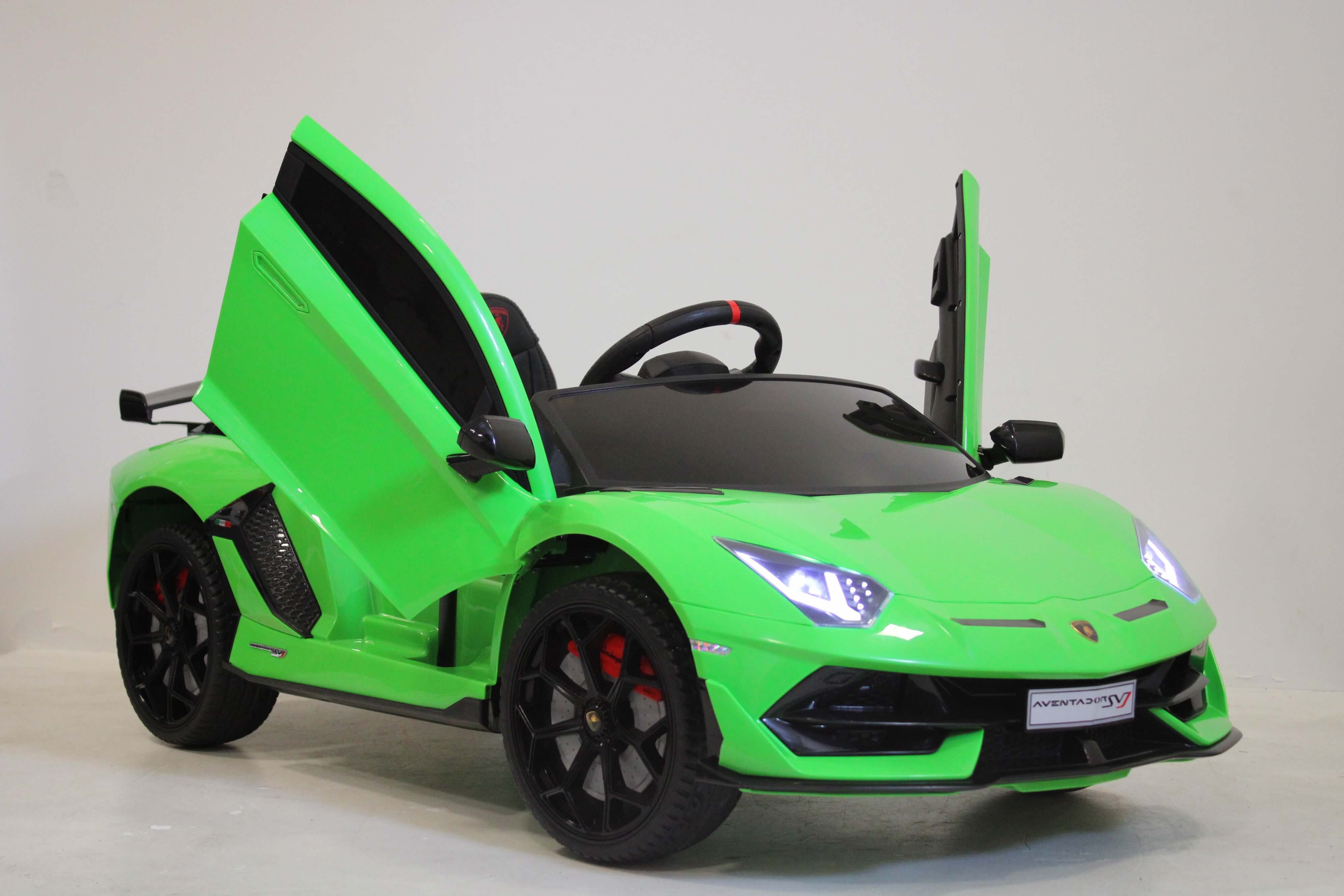 Электромобиль RiverToys LAMBORGHINI AVENDATOR SVJ - HL328