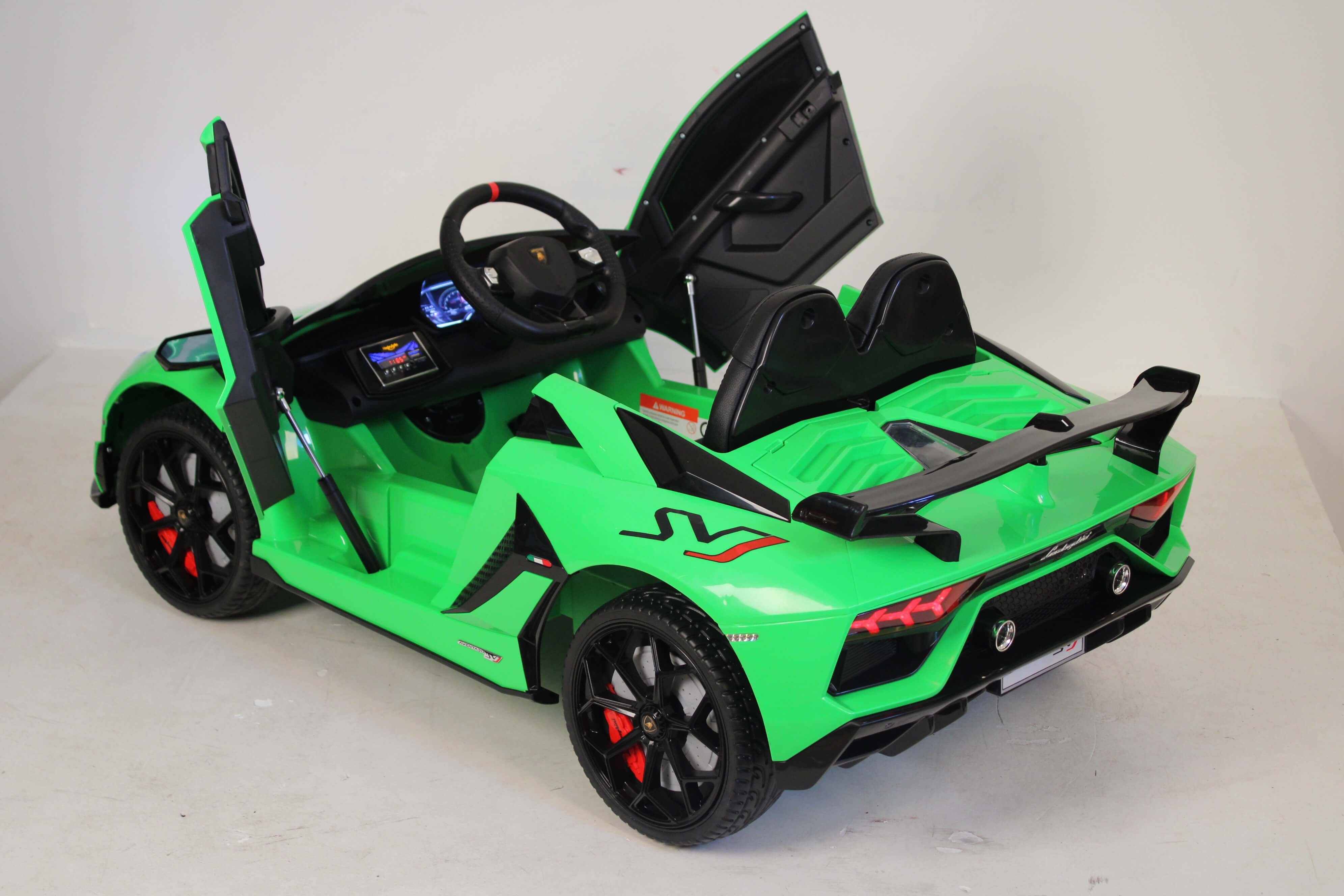 Электромобиль RiverToys LAMBORGHINI AVENDATOR SVJ - HL328