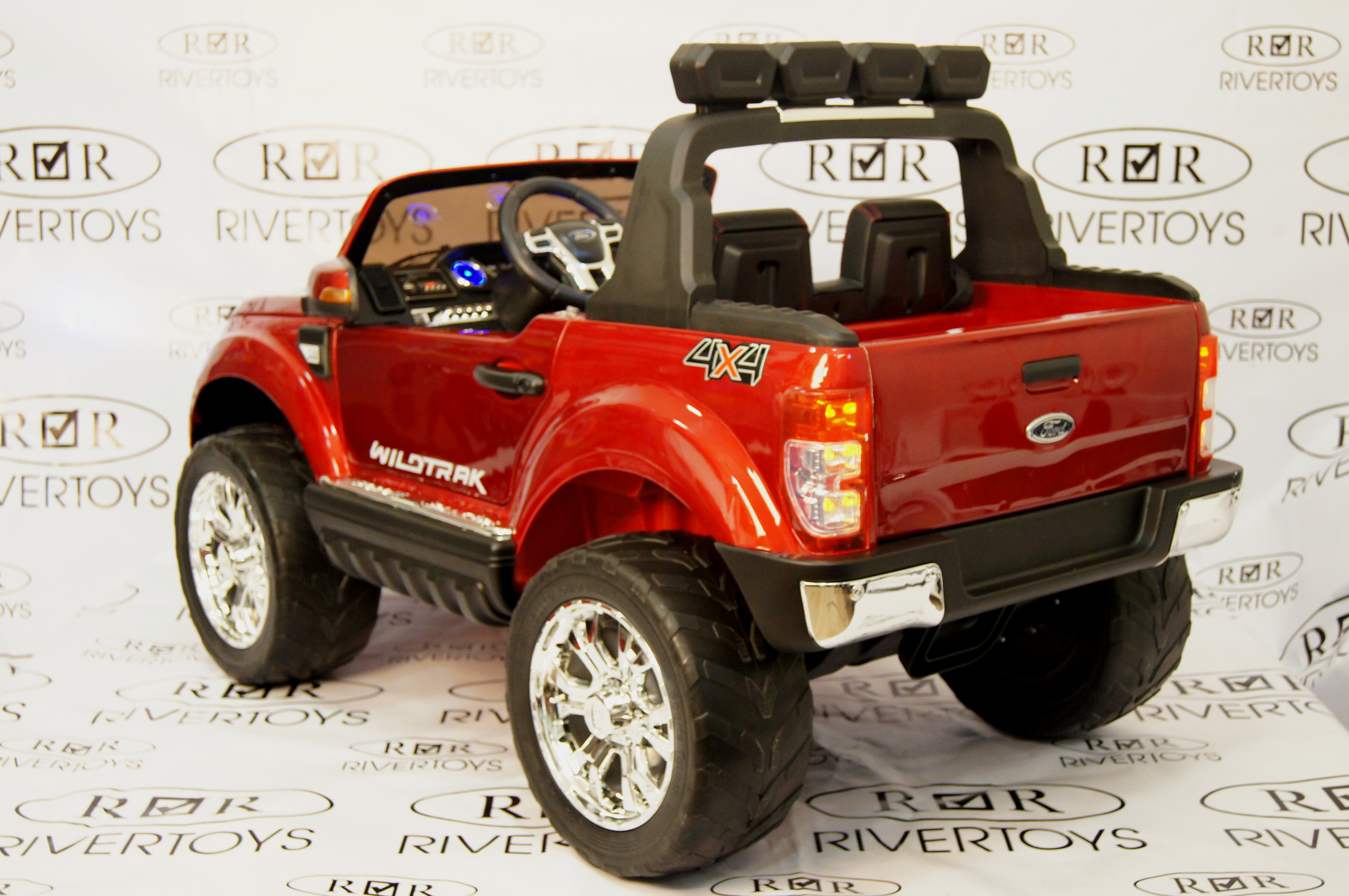 Электромобиль RiverToys NEW FORD RANGER 4WD