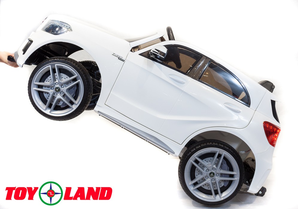 Электромобиль ToyLand Mercedes-Benz A45 белый