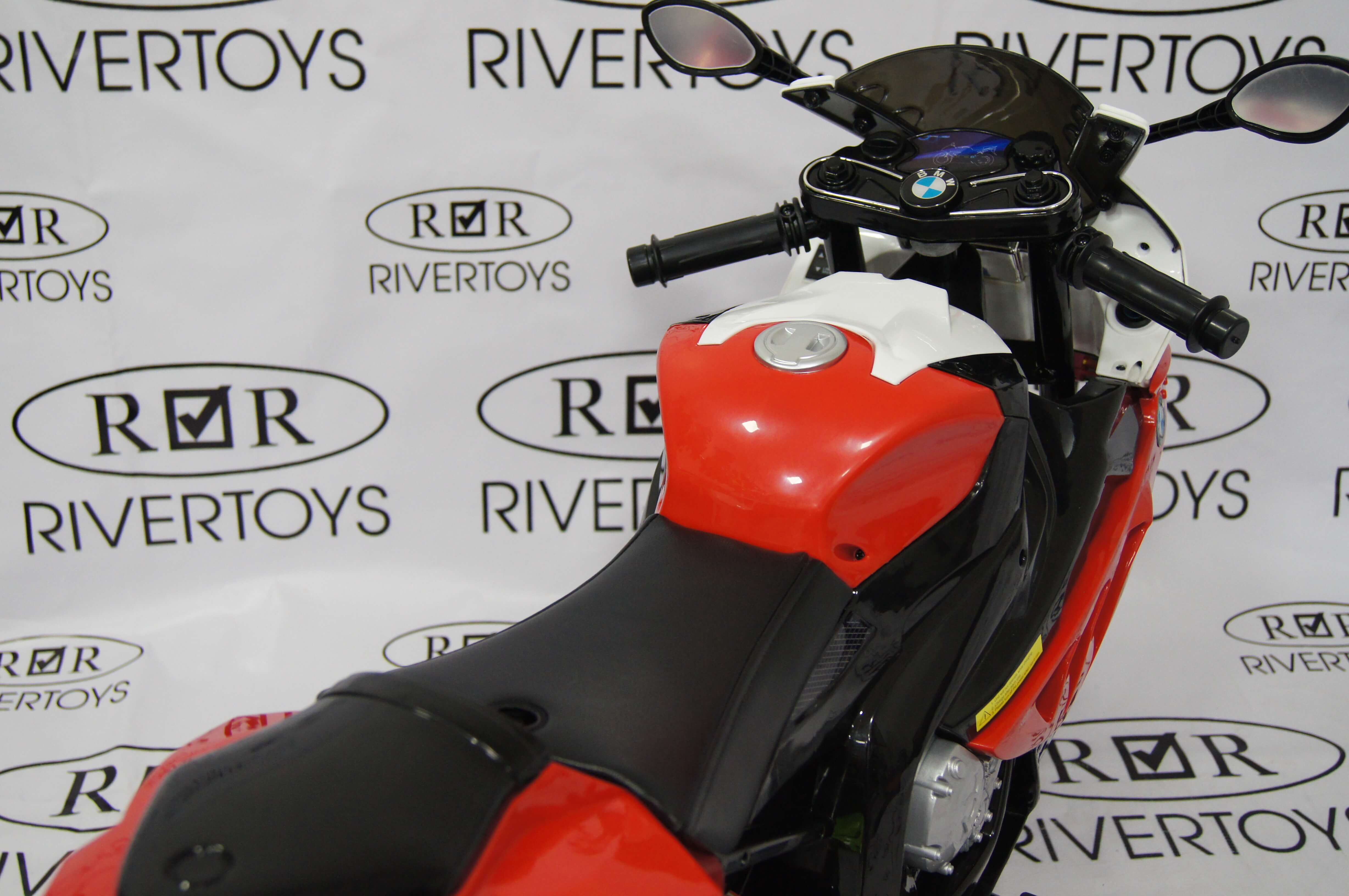 Мотоцикл RiverToys BMW JT528