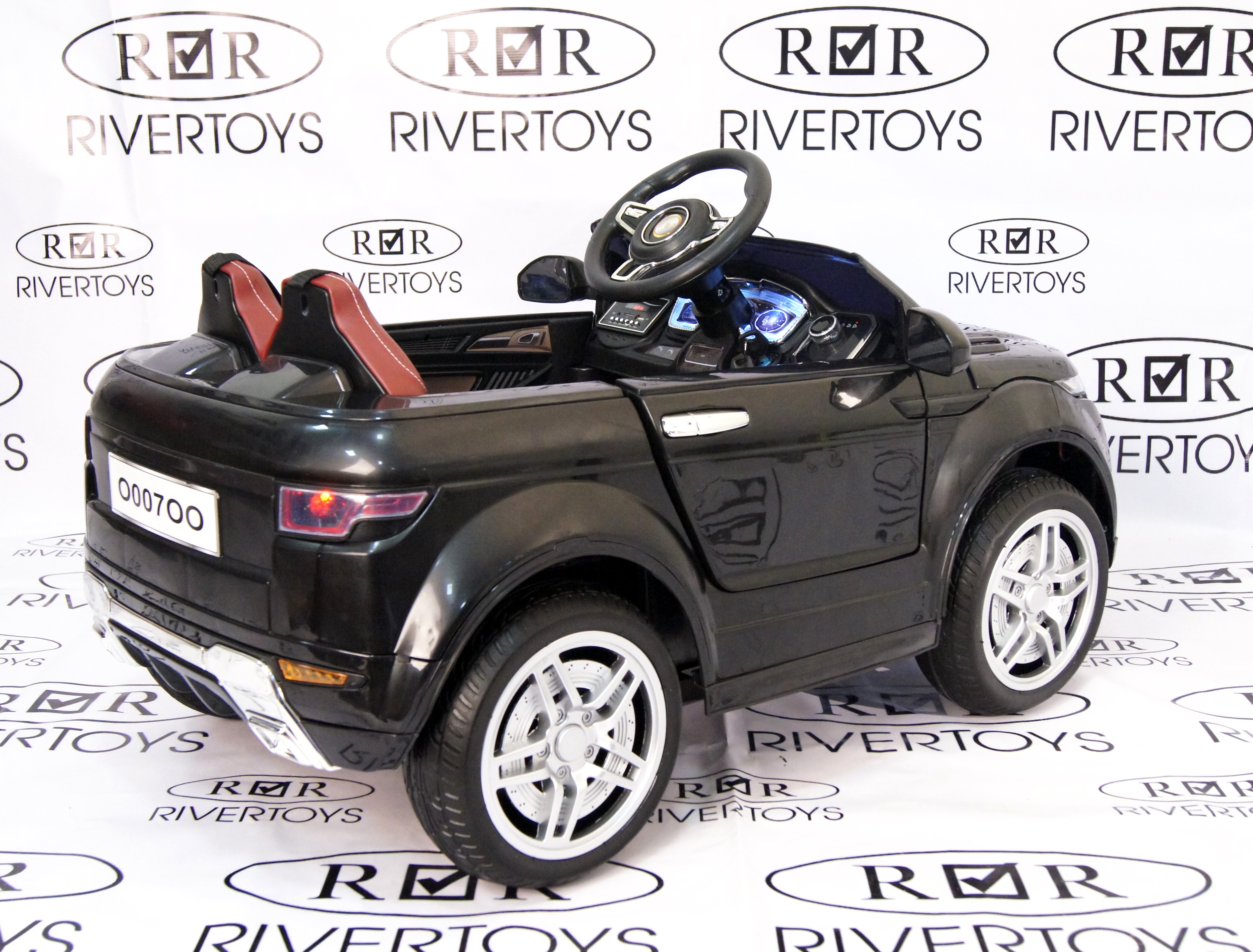 Электромобиль RiverToys Range O007OO VIP черный