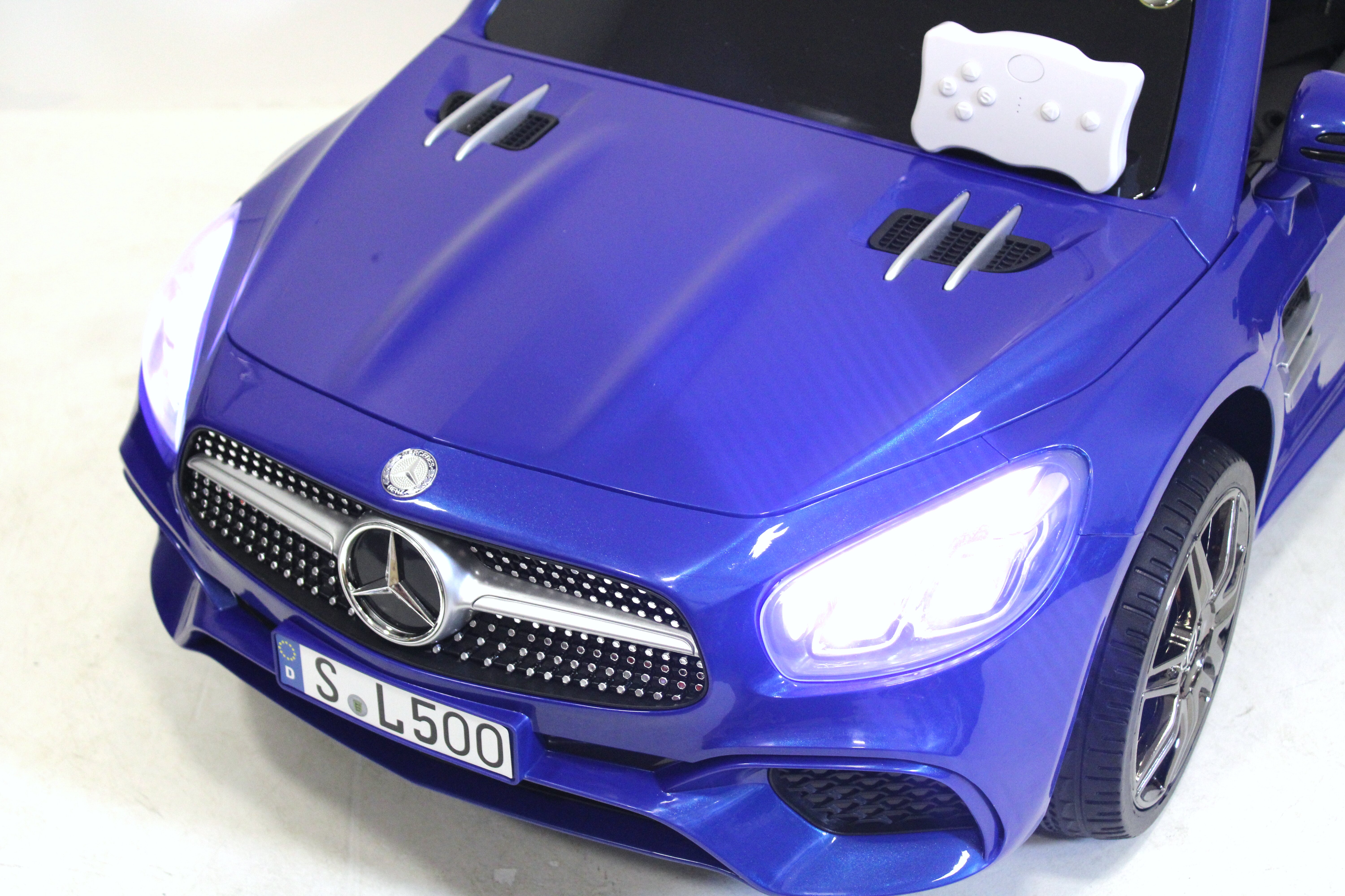 Электромобиль RiverToys MERCEDES-BENZ SL500