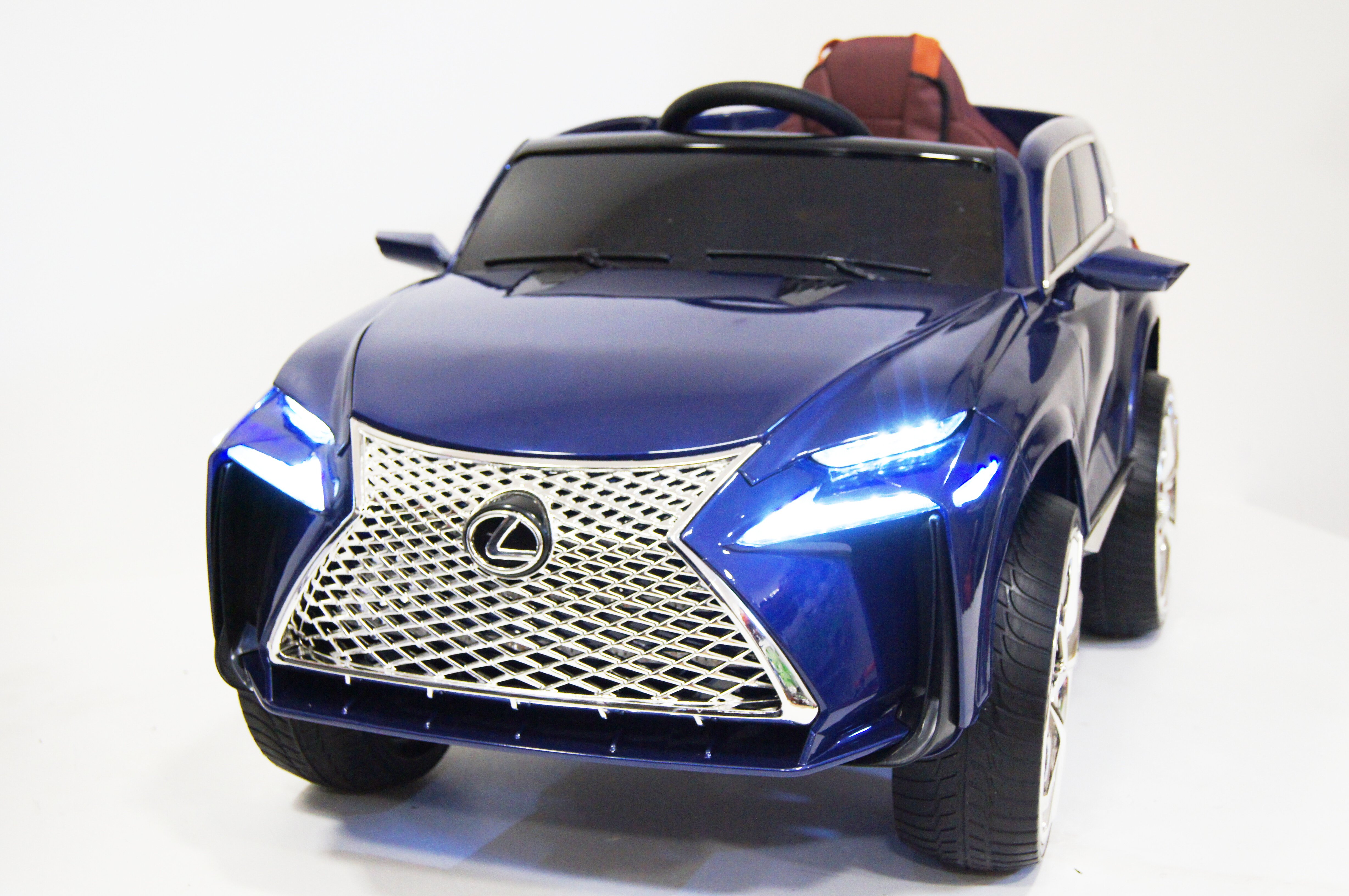 Электромобиль RiverToys Lexus Е111КХ